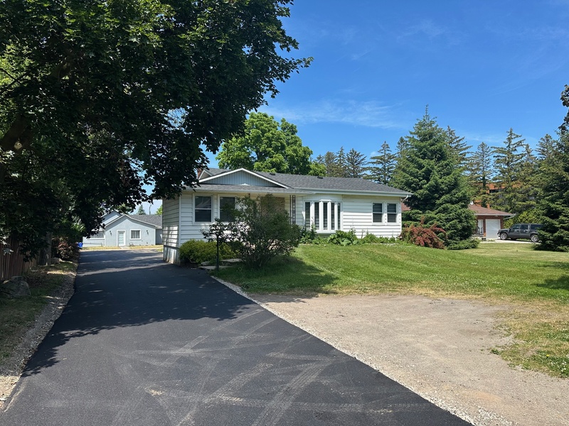 INVESTMENT OPPORTUNITY IN 3 UNIT MULTI-PLEX!